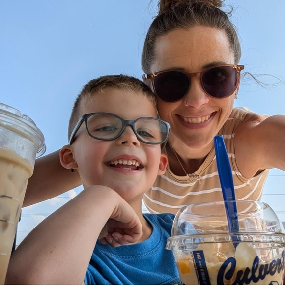 💝Hi, I’m Rachel! Happy Poshing💝 - Picture 5 of 16